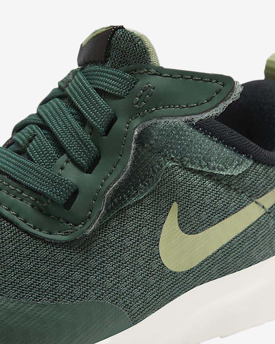 Nike tanjun boys trainers online